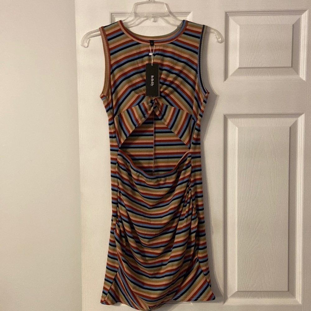 Bellelily Dress size S brand new long 31” bust 32”